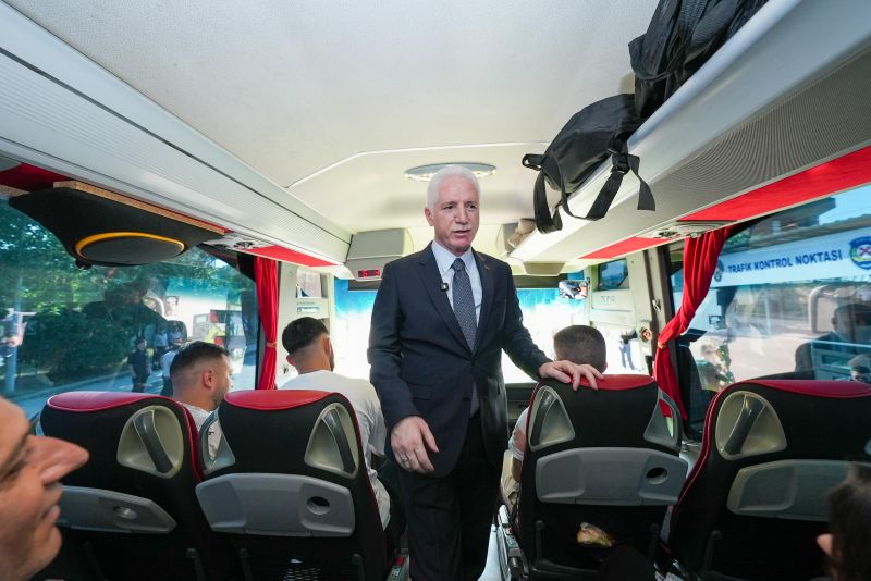 Vali Gül, Bayram Öncesi Esenler Otogarı’nda Trafik Denetimlerinde Bulundu