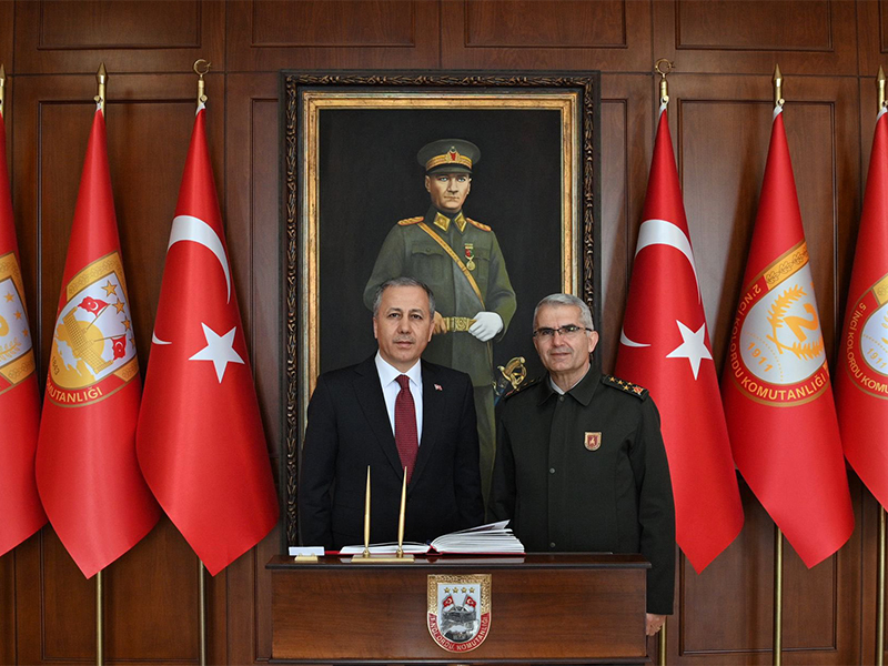 Vali Yerlikaya, 1. Ordu ve İstanbul Garnizon Komutanı Orgeneral Ali Sivri’yi Ziyaret Etti