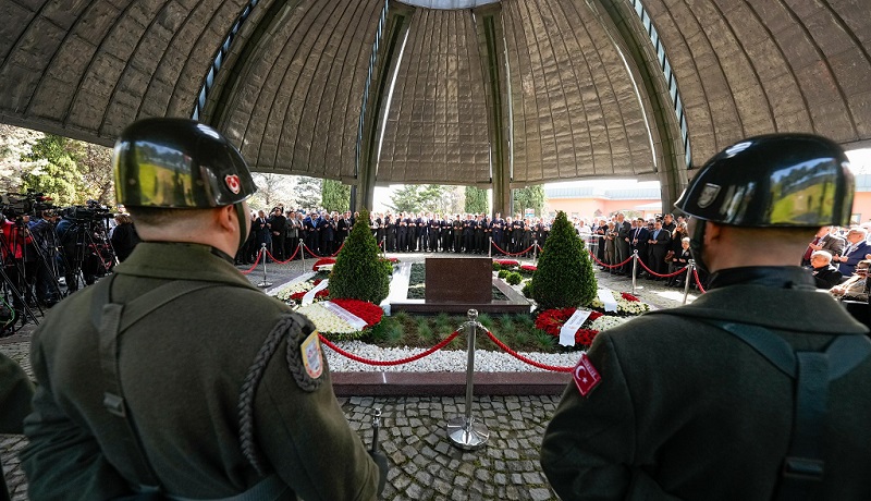 Merhum Cumhurbaşkanı Turgut Özal, Kabri Başında Düzenlenen Törenle Anıldı