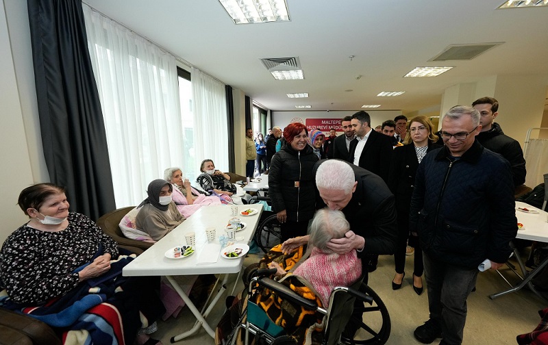 Vali Gül, Maltepe Huzurevi’nde Çıkan Yangın Sonrası İncelemelerde Bulundu