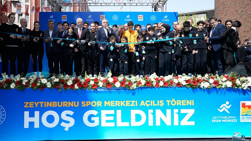 Bakan Dr. Bak ve Vali Gül, Zeytinburnu Spor Merkezi’nin Açılışını Yaptı